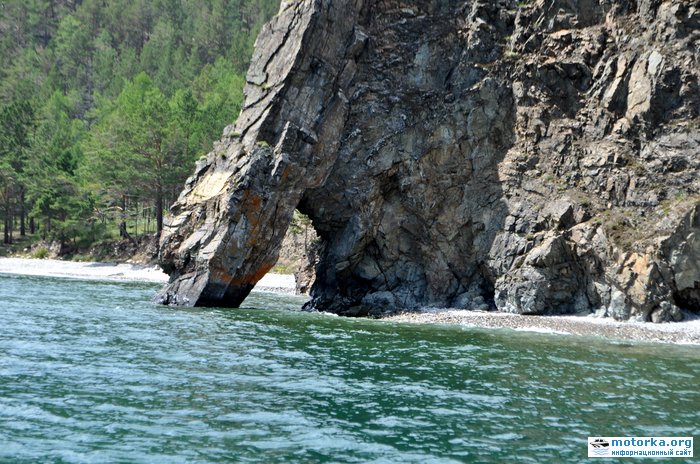 Скальная арка на Байкале Скальная арка на Байкале